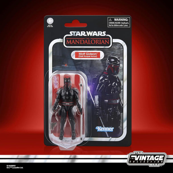 Zoom sur les accessoires inclus : bâton, blaster et effet d'éclair pour la figurine