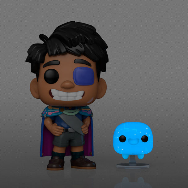 Vue rapprochée de la figurine Elio avec OOOOO Funko POP, détails du visage et couleurs vives
