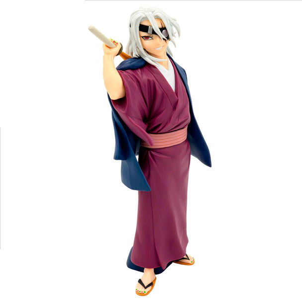 Profil gauche de la figurine Tengen Uzui BANPRESTO montrant ses accessoires caractéristiques