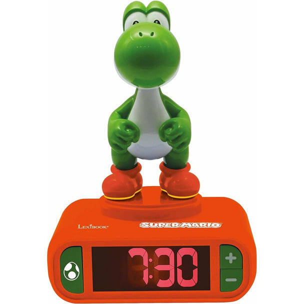 Réveil digital Super Mario Bros Yoshi avec écran LCD et veilleuse allumée sur fond blanc.
