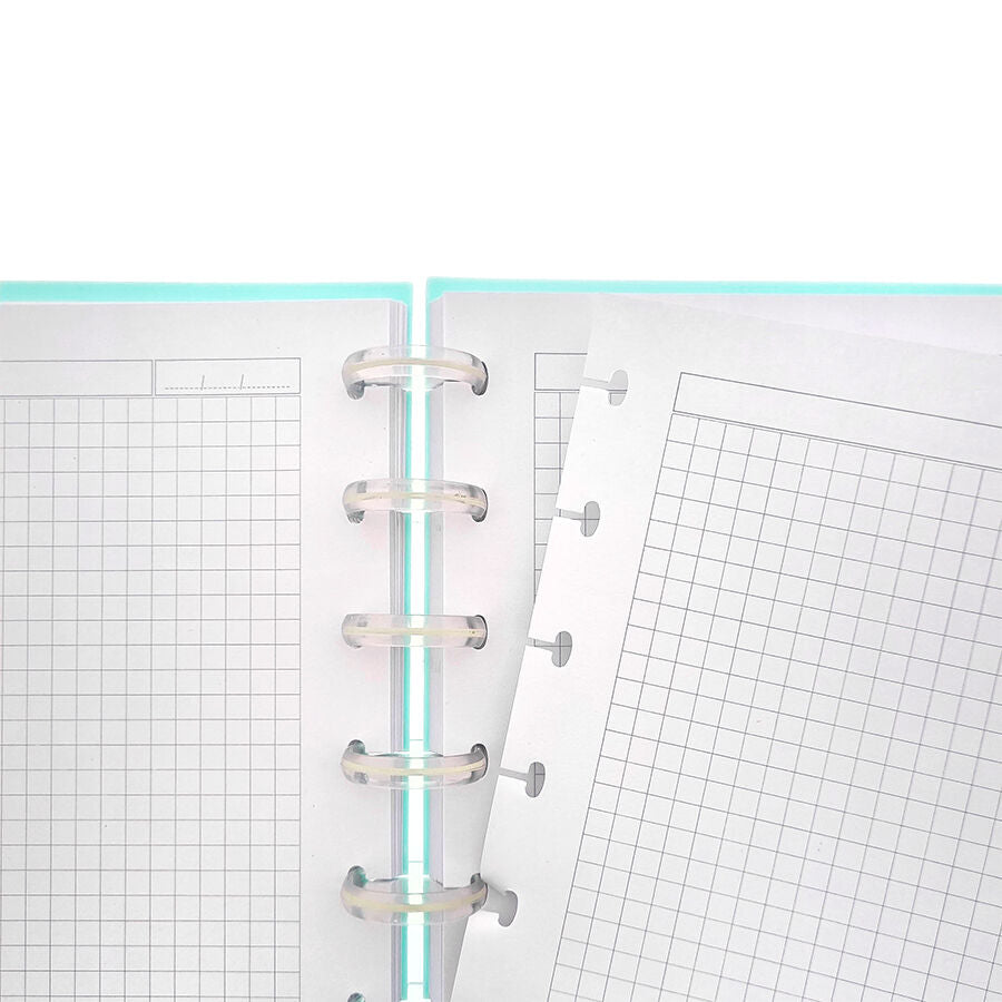 Cahier Capibara Bubble Tea posé sur un bureau, illustrant son format pratique et design unique