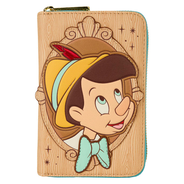Portefeuille Cameo Pinocchio Disney Loungefly vue de face avec fermeture éclair et motifs en relief