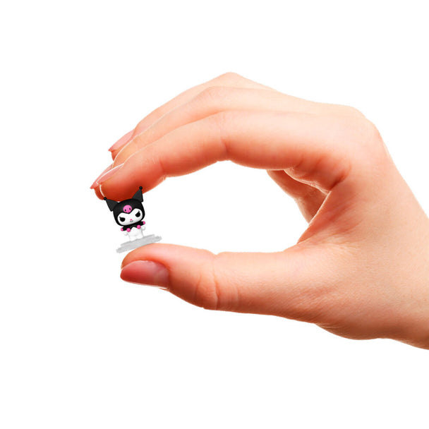 Blister contenant 4 figurines Bitty POP FUNKO Hello Kitty et Friends Kuromi avec boîtier acrylique transparent