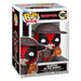 Détail de la figurine Funko POP Deadpool Don Quichotte montrant les couleurs vives et le design vinyle