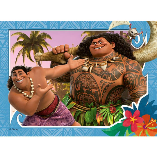 Enfant jouant avec le puzzle Disney Vaiana 2, développant ses compétences motrices et cognitives