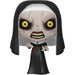 Vue rapprochée de la figurine Funko POP The Nun montrant les détails effrayants et le design soigné