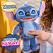 Image de la peluche Stitch avec zoom sur les détails de couture et matière