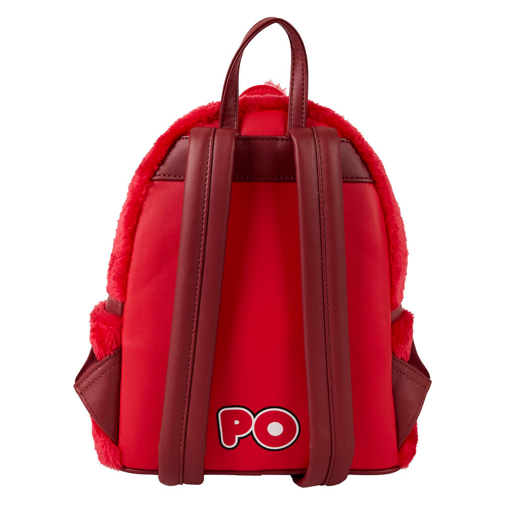 Sac à dos Loungefly Po porté par un modèle, illustrant son confort et sa taille pratique