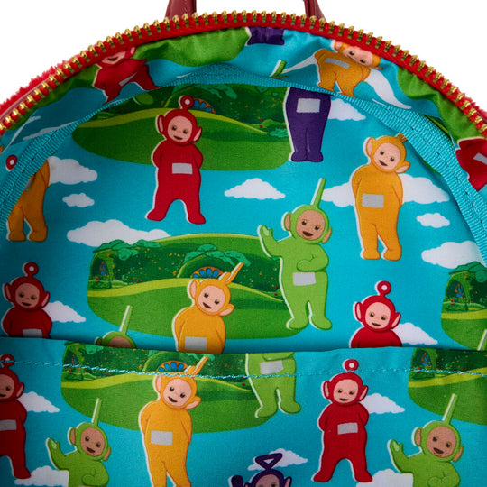 Gros plan sur les fermetures éclair et les finitions du sac à dos Loungefly Teletubbies Po