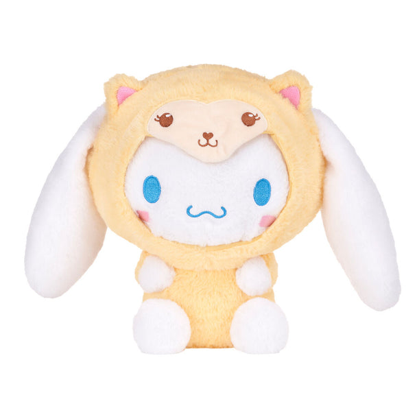 Peluche Sanrio Cinnamoroll chat blanche de 25cm, marque PLAY BY PLAY, posée sur fond clair.