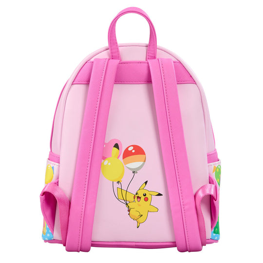 Photo du sac à dos Loungefly Pokémon Friends Party porté sur le dos, montrant son confort et style
