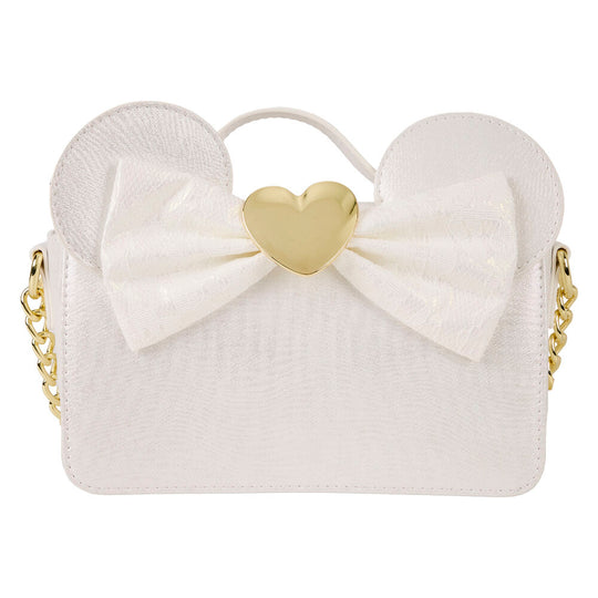 Sac Loungefly Disney Minnie Wedding porté en bandoulière lors d'une occasion spéciale