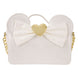 Sac Loungefly Disney Minnie Wedding porté en bandoulière lors d'une occasion spéciale