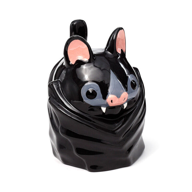 Vue de face du mug 3D chauve-souris en céramique PUCKATOR avec détails réalistes