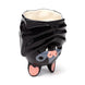 Présentation du mug 3D chauve-souris rempli de café sur une table en bois