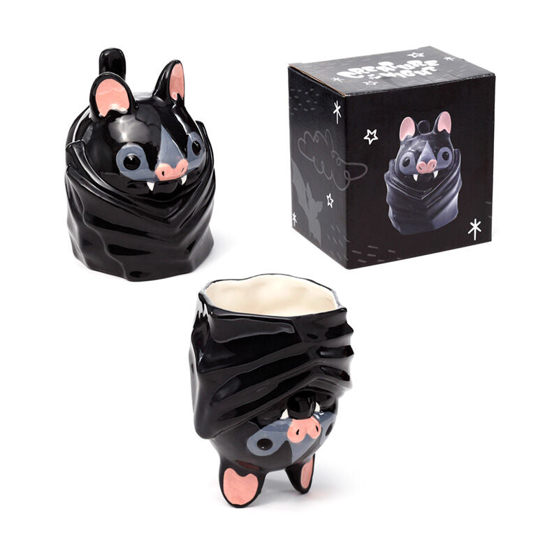 Profil latéral du mug chauve-souris montrant la texture en relief et la poignée