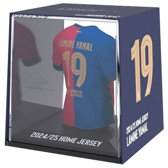 Zoom sur la figurine Lamine Yamal en vinyle avec couleurs bleu et grenat du FC Barcelona