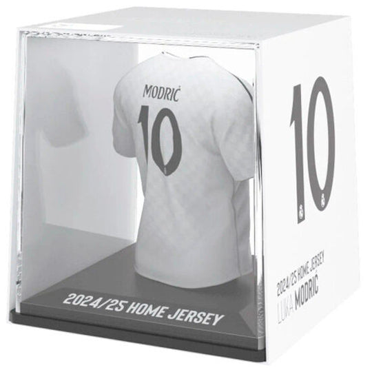 Profil gauche de la figurine Modric en mini t-shirt Real Madrid avec logo BANBO TOYS visible