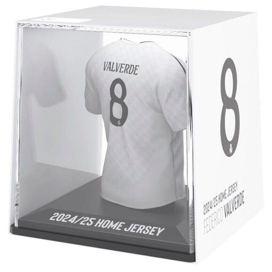 Vue latérale de la figurine Valverde en mini t-shirt Real Madrid avec étui transparent