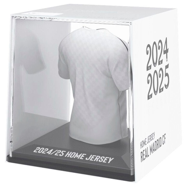 Zoom sur la texture en vinyle et acrylique de la figurine mini t-shirt Real Madrid de 9,5 cm