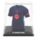 Gros plan sur la texture vinyle et acrylique du mini t-shirt FC Barcelona signé BANBO TOYS