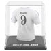 Vue latérale de la figurine mini t-shirt Mbappé montrant la qualité du design et des matériaux