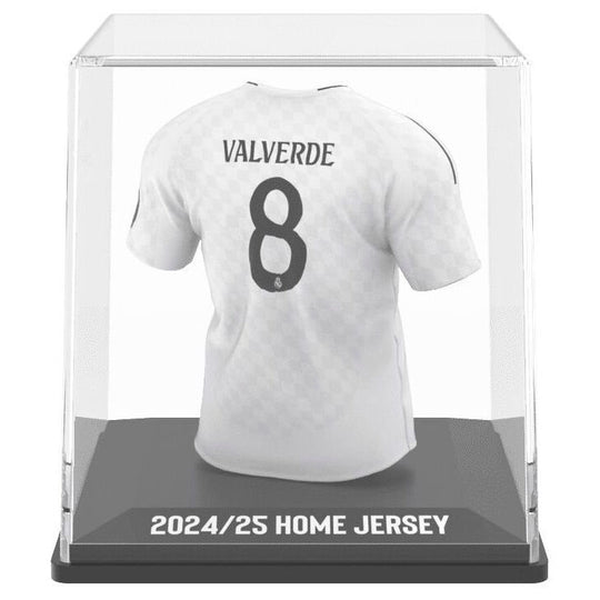Présentation de la figurine mini t-shirt Real Madrid Valverde posée sur un support clair
