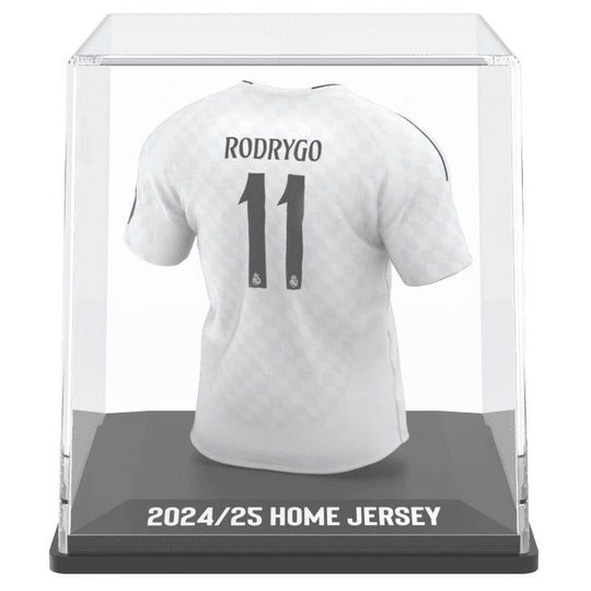 Photo de la figurine Rodrygo avec son étui de protection, idéale pour collectionneurs