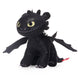 Détail de la peluche Toothless PLAY BY PLAY montrant la texture douce et les finitions soignées du dragon noir de 30 cm