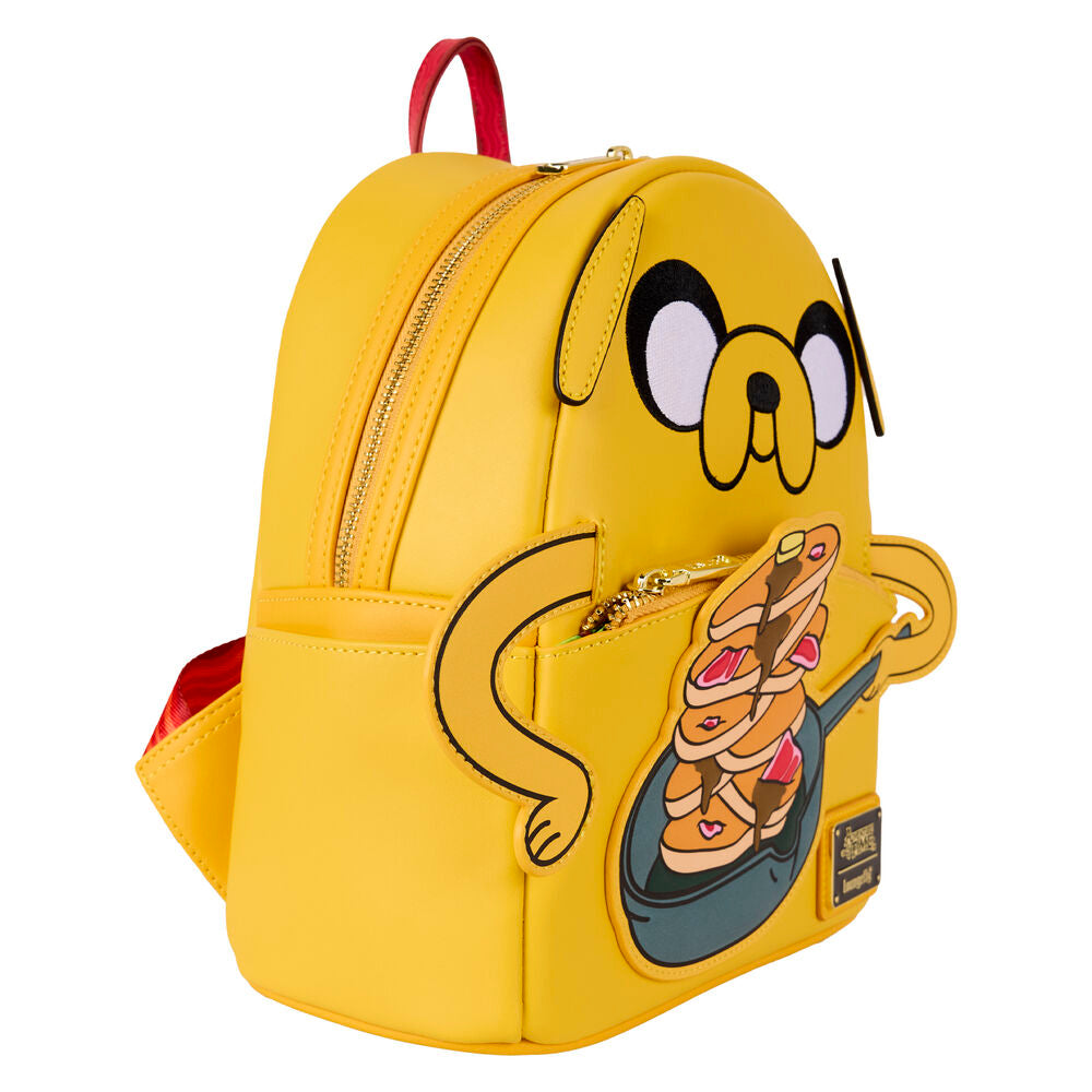 Détail du logo Loungefly brodé sur le sac à dos Adventure Time Jake