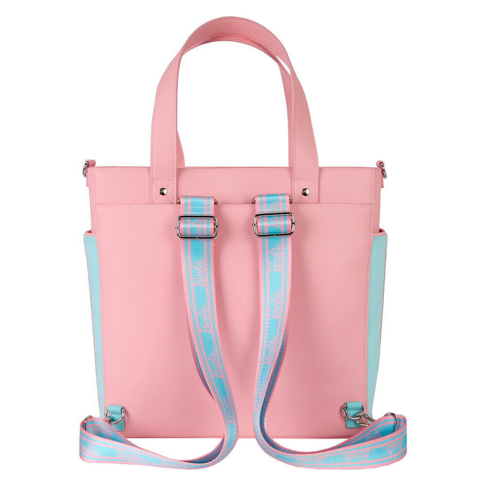 Sac à dos Loungefly Barbie porté sur le dos, mettant en valeur les bretelles ajustables et le design compact