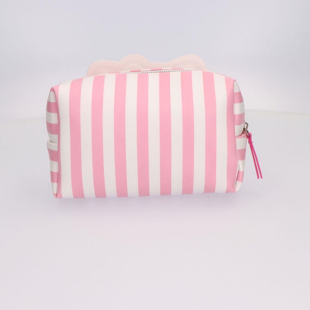 Intérieur spacieux de la trousse Hello Kitty CERDÁ montrant l'organisation pratique