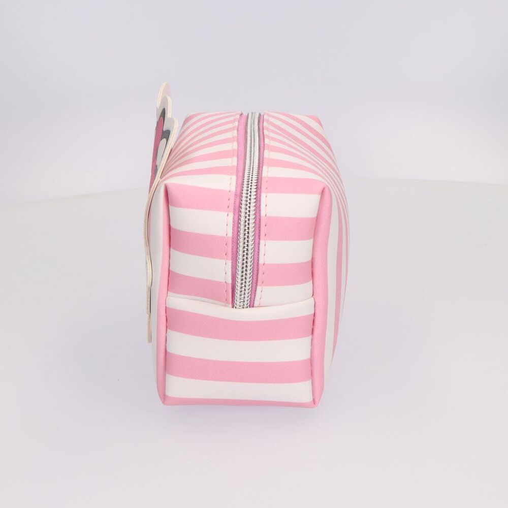 Vue latérale de la trousse Hello Kitty CERDÁ mettant en avant ses dimensions compactes