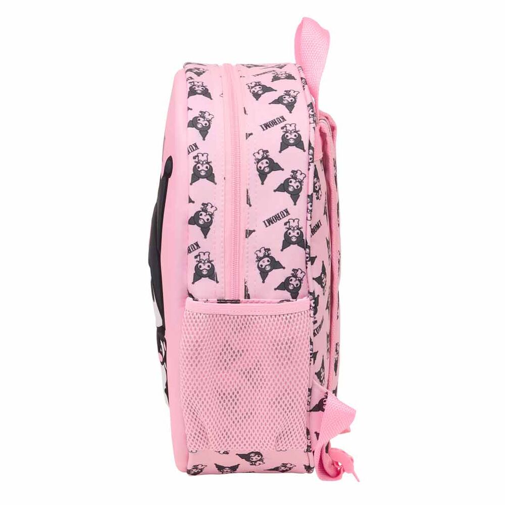 Détail des bretelles rembourrées et de la carte d'identification intégrée sur le sac Hello Kitty Kuromi