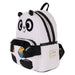 Zoom sur la texture peluche douce et les coutures soignées du sac à dos Loungefly Kung Fu Panda
