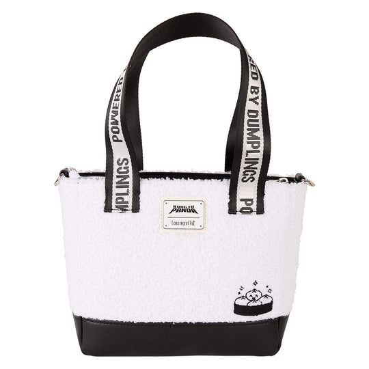 Photo du sac Loungefly Kung Fu Panda porté sur l'épaule avec bandoulière ajustable
