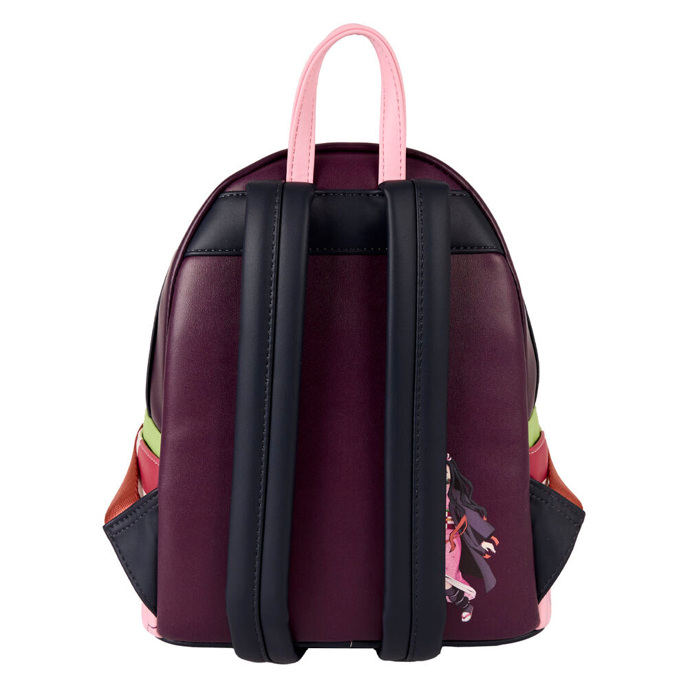 Vue latérale du sac à dos Nezuko Kamado Loungefly mettant en valeur la fermeture éclair et les finitions