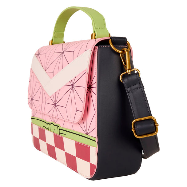 Photo du côté du sac Loungefly Demon Slayer montrant la texture et la bandoulière ajustable en détail