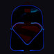 Sac à dos Superman Loungefly porté en situation urbaine par un fan