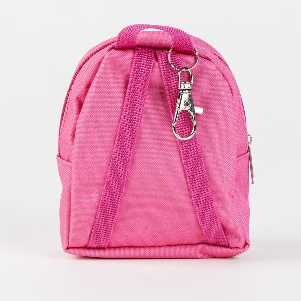Détail du mini sac à dos Hello Kitty CERDÁ, mettant en évidence les finitions soignées et la qualité des matériaux utilisés pour sa fabrication.
