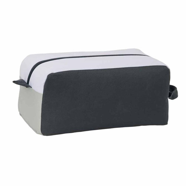 Compartiment chaussures intégré dans la trousse Real Madrid 25/26 pour un rangement séparé