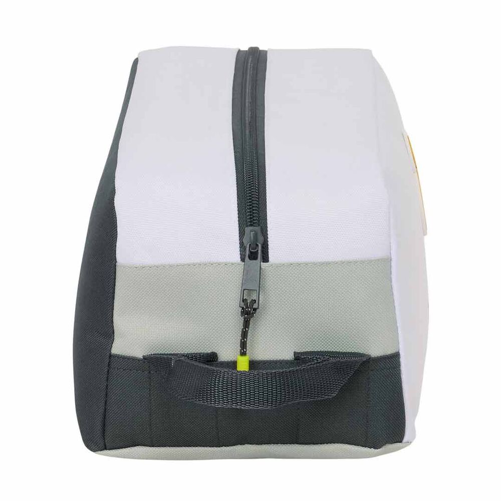 Poignée latérale robuste de la trousse de toilette Real Madrid 25/26 SAFTA pour un transport facile