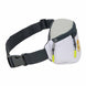 Vue de profil de la pochette ceinture Real Madrid 25/26 montrant la poche frontale zippée et ses dimensions compactes