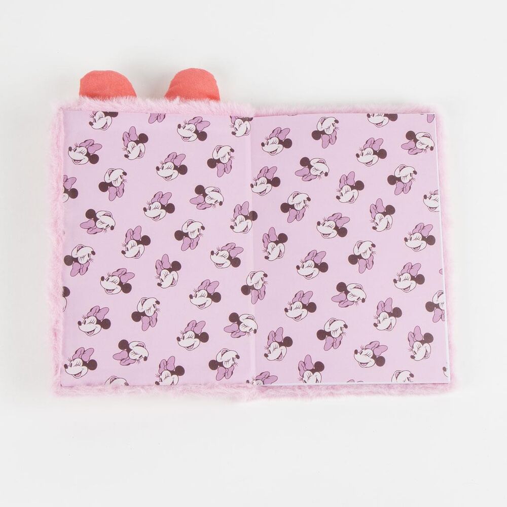 Vue d'ensemble du cahier Disney Minnie avec ses dimensions compactes 15x21x3 cm