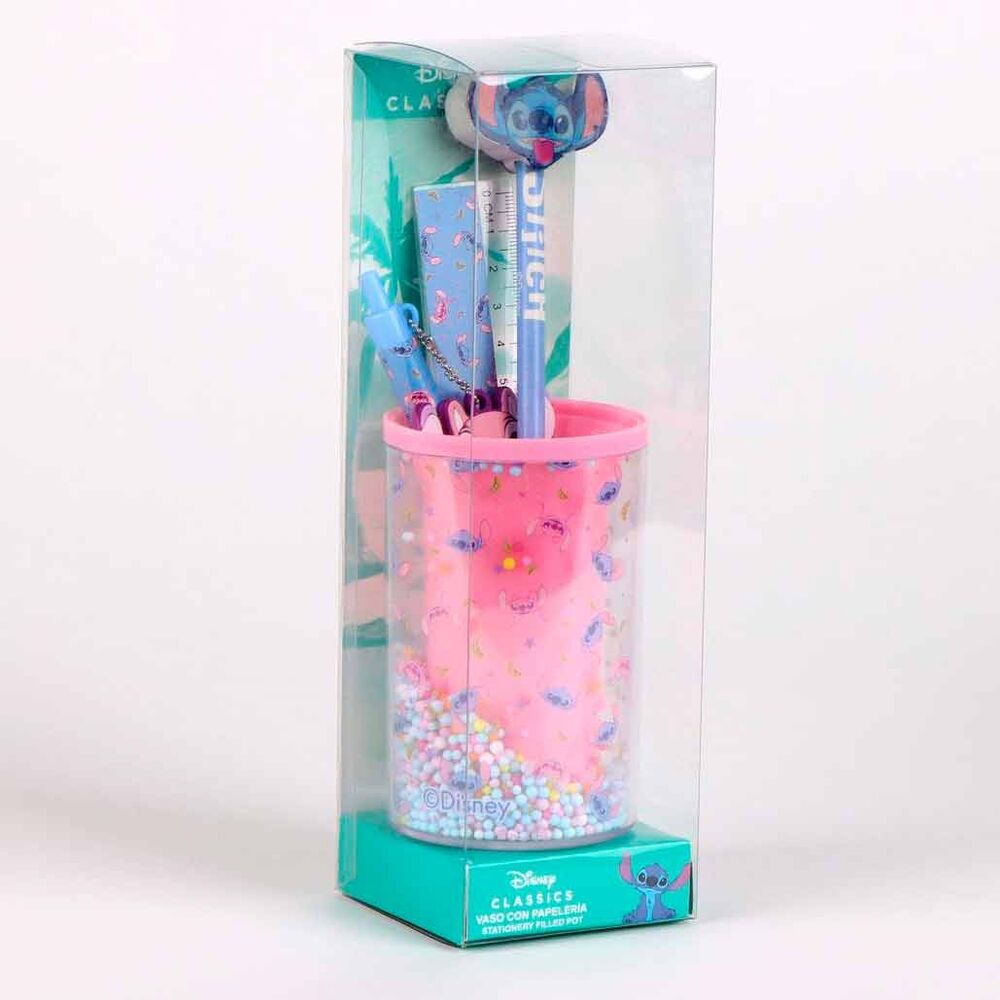 Porte-crayons Stitch rempli de crayons et stylos colorés sur table blanche