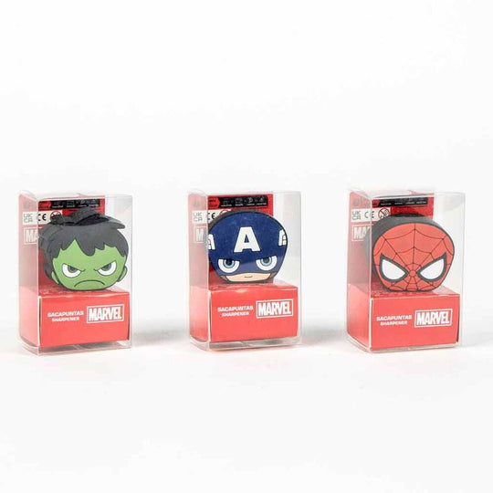 Vue rapprochée du taille-crayon Marvel Avengers montrant le mécanisme de taille