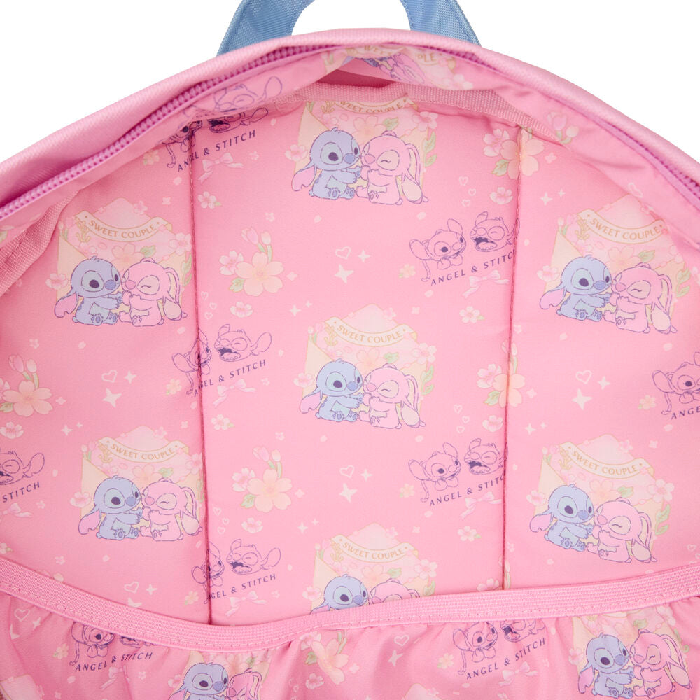 Intérieur du sac à dos Loungefly avec doublure assortie et grande capacité de rangement