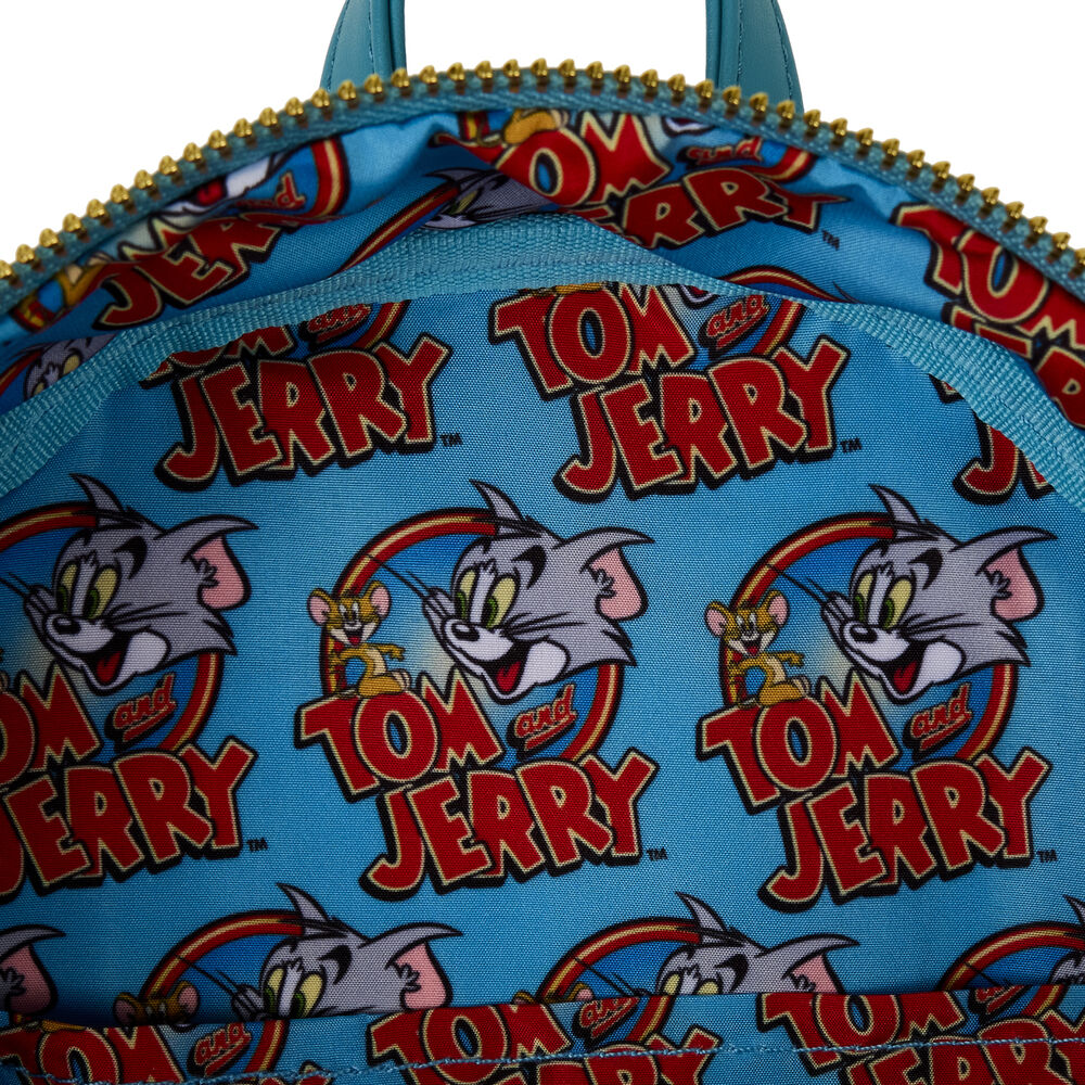 Vue latérale du sac à dos Loungefly Tom & Jerry montrant les détails en fausse fourrure et cuir synthétique