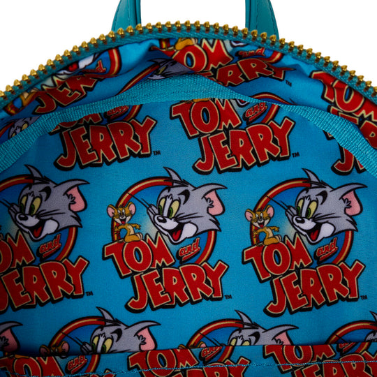 Vue latérale du sac à dos Loungefly Tom & Jerry montrant les détails en fausse fourrure et cuir synthétique