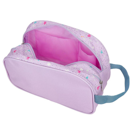 Présentation de la trousse Stitch Disney posée sur un bureau avec fournitures scolaires